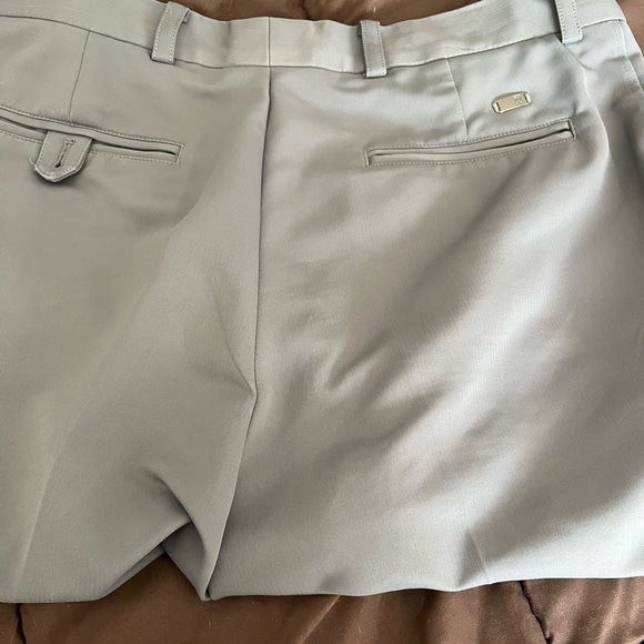 Men’s Gray Nike golf shorts Tiger Woods Collection size 32 - Picture 3 of 4